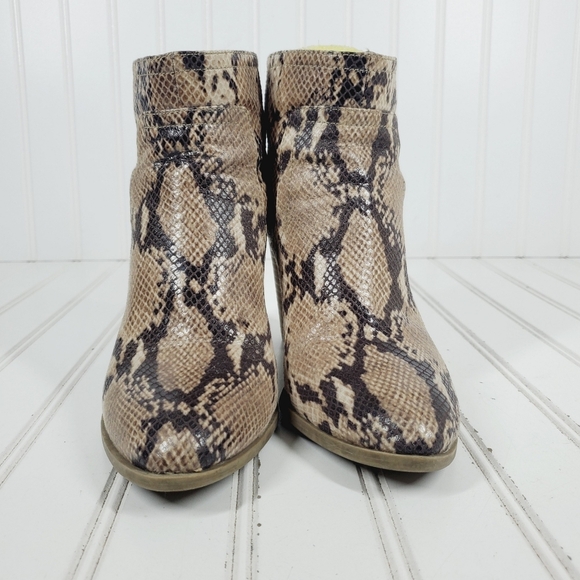 Anne Klein Beige Snakeskin Niccie Almond Toe Block Heel Booties H626 - Picture 3 of 11